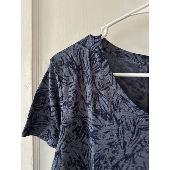 Tek Gear women’s size large DryTek t-shirt - Picture 3 of 7